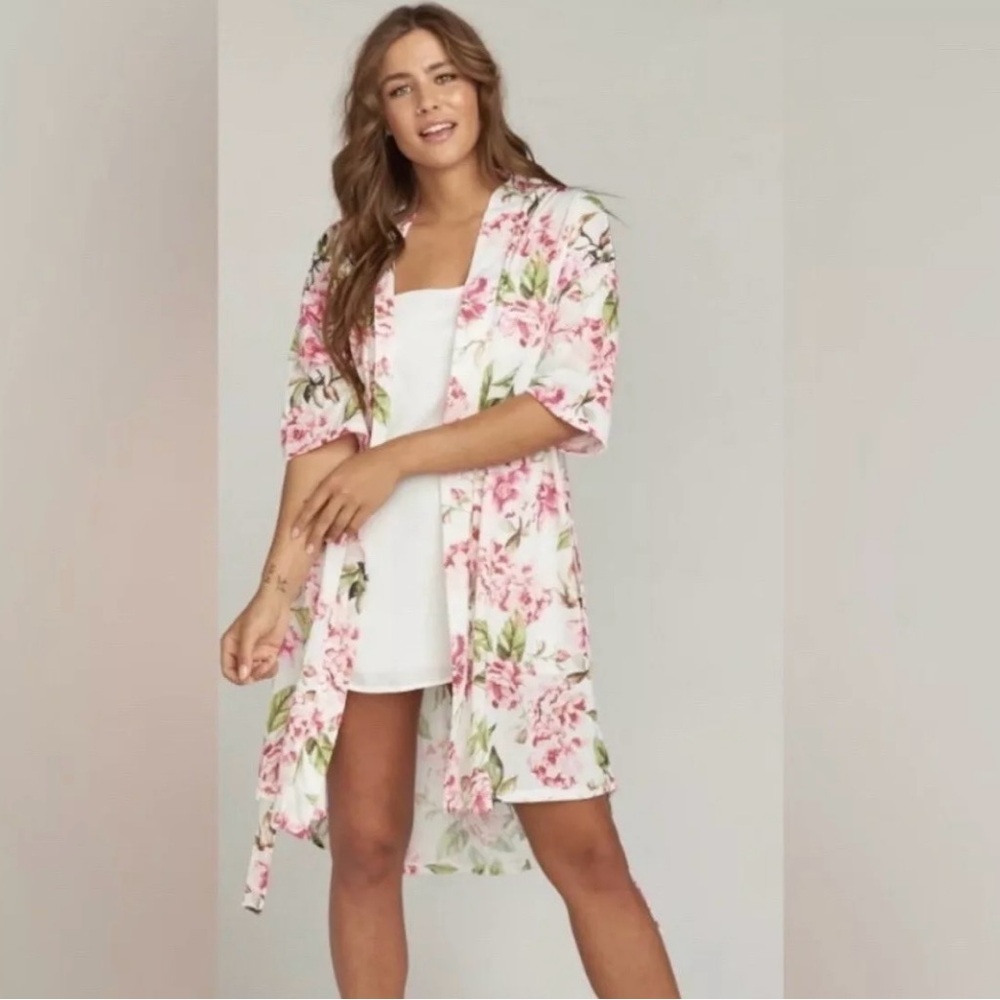 Show Me Your Mumu Accessories Brie Robe Garden Of Blooms.  I-18